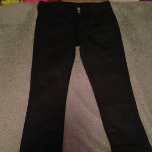 American eagle black capris