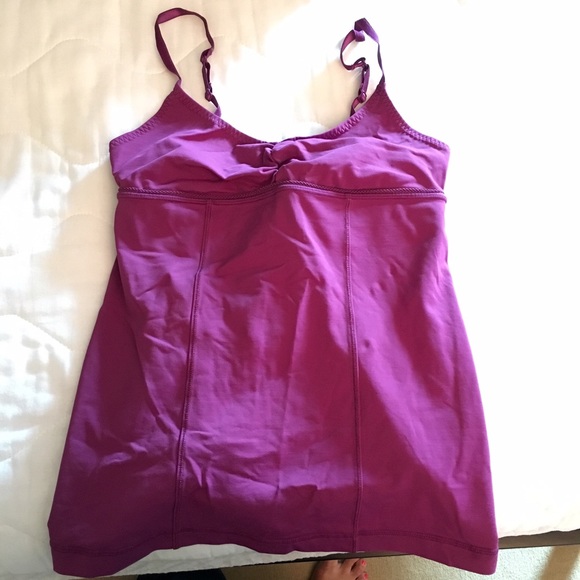 Lululemon workout top