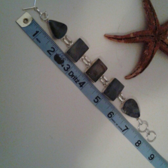 Labradorite toggle bracelet - Picture 3 of 3