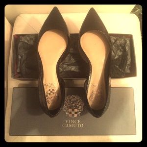 Vince Camuto point toe flat