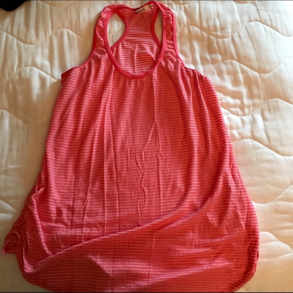 Workout top - Picture 1 of 2