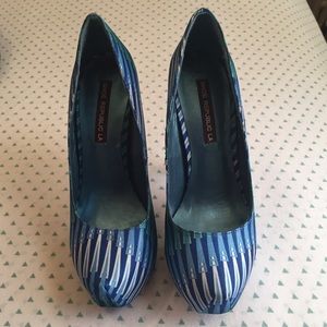 Platform heel size 6 never worn
