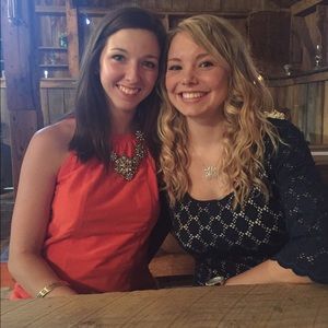 Meet your Posher, Brittni