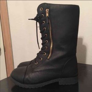 Combat boots