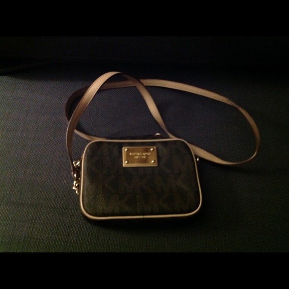 Small cross body bag