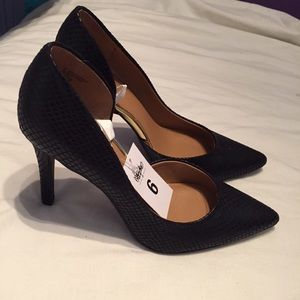 Black With Gold Snake Like Pointy Toe Heels