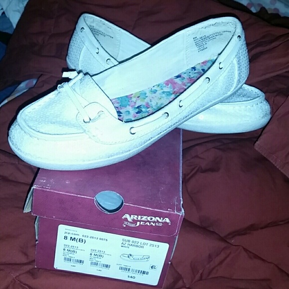 Casual shoes