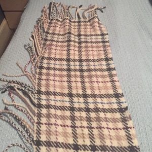 Multicolored houndstooth pattern scarf