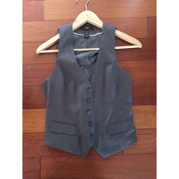 🌳 2 for $15 SALE H&M Grey Button Up Vest size 4