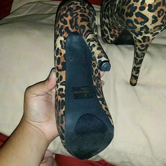 Leaopard Heels - Picture 3 of 3