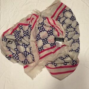 Vineyardvines Limited addition derby scarf