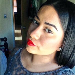 Meet your Posher, Mariely