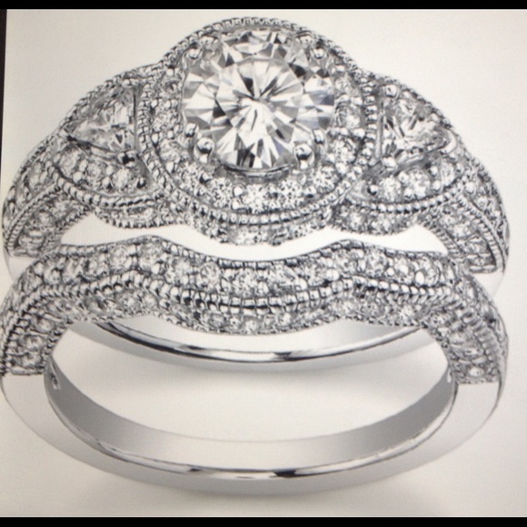 Moissanite Wedding Ring Set.