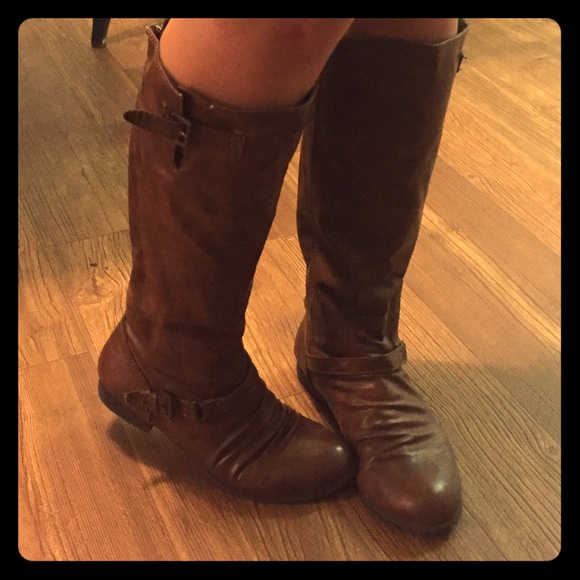 BROWN RIDING BOOTS!!