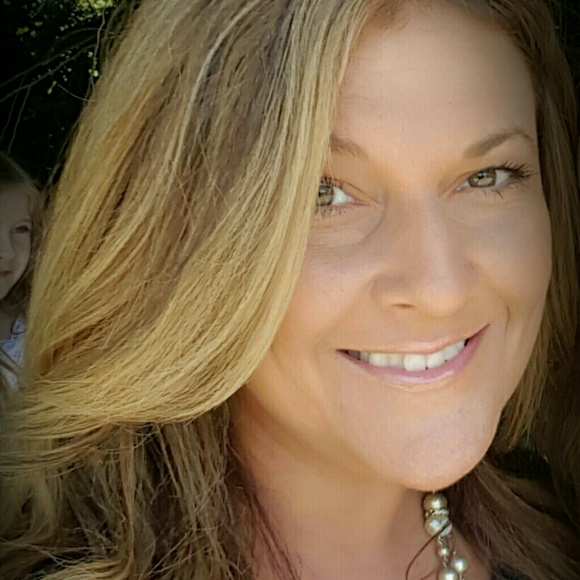 Meet your Posher, Carrie