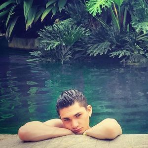 Meet your Posher, Saqi