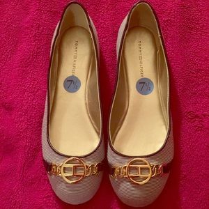 Tommy Hilfiger flats!