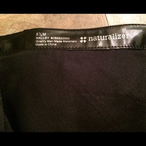 Black leather boots with zipper!