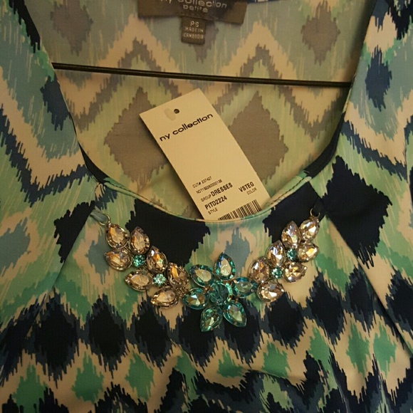 Dress - Picture 3 of 3