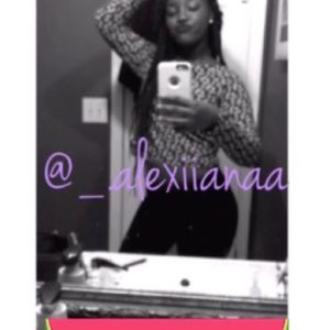 Meet your Posher, Alexia