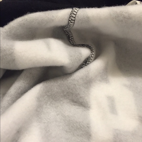 🚫SOLD🚫NEW PINK VS FULL ZIP LOGO ALL OVER HOODED - Picture 4 of 4