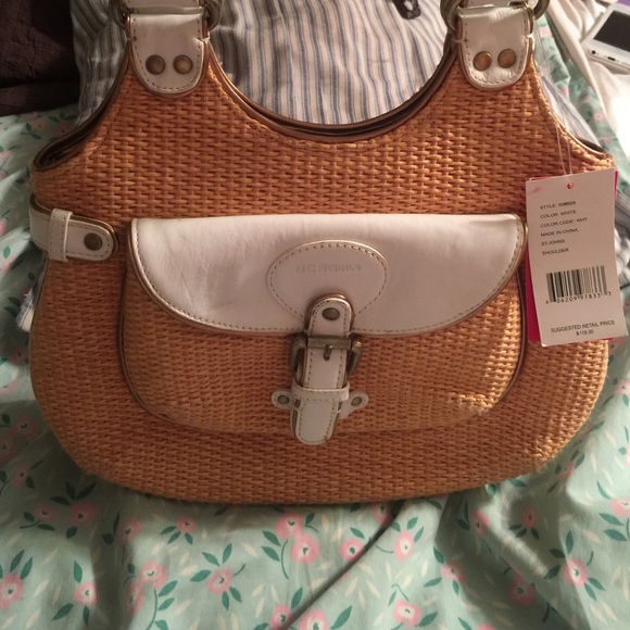 Gorgeous BCbG straw purse - Picture 2 of 2