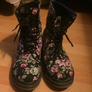 Floral Boots Bamboo size 5 1/2