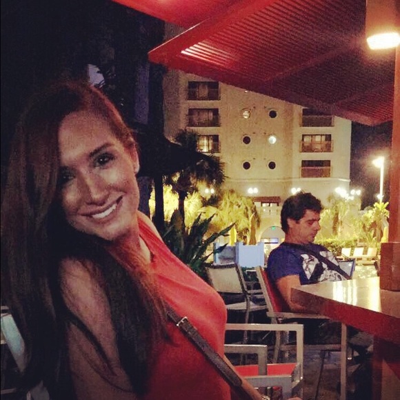 Meet your Posher, Laura - Picture 4 of 4