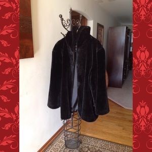 PRE-OWNED PRISTINE MEN PHAT FARM FAUX FUR JACKET