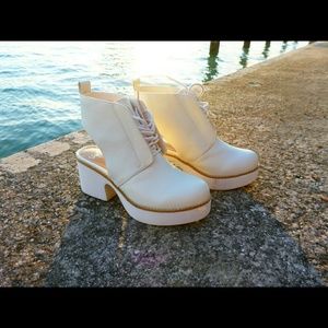 Shellys White leather lace up platforms