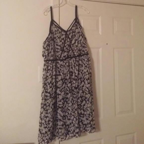 🚫Sold in a Bundle 🚫Lane Bryant Dress - Picture 2 of 4