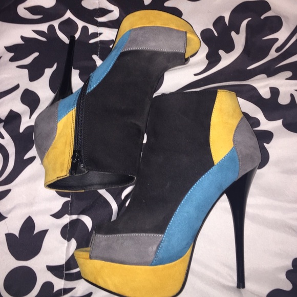 Color block heels by qupid