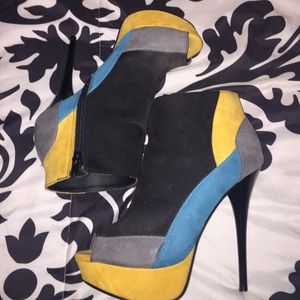 Color block heels by qupid