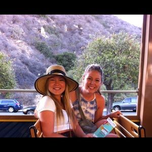 Meet your Posher, Chloe