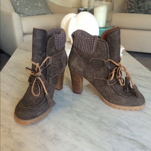 NWOT See by Chloe booties