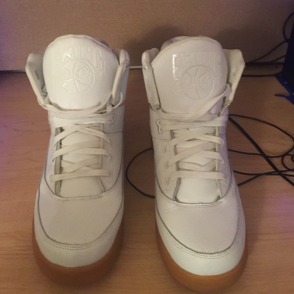size 11 ... Hi-Top Patrick Ewing's