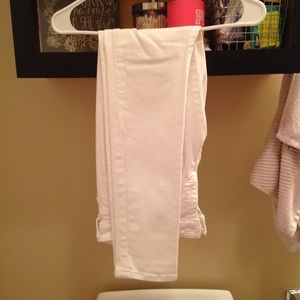 Women's white jeggings.