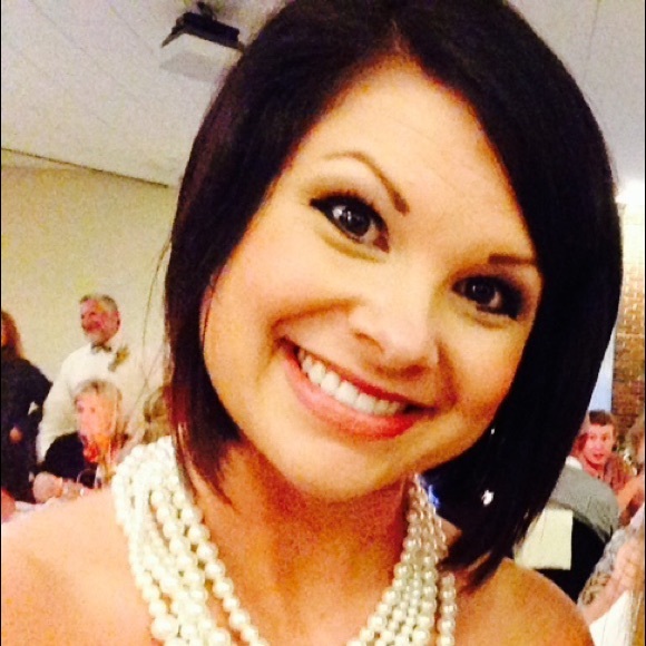 Meet your Posher, Hannah - Picture 1 of 1