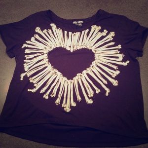 Black Tshirt, bone heart.