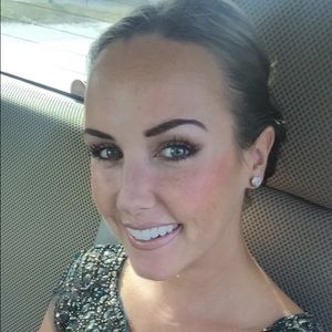 Meet your Posher, Annie