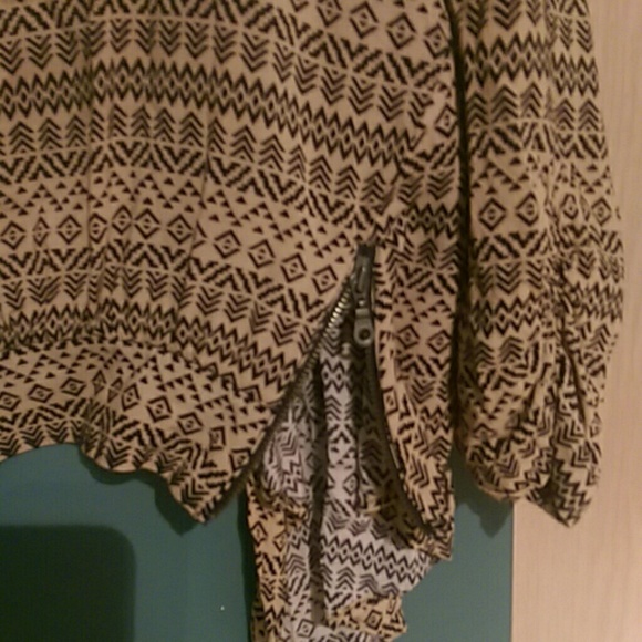 Blazer - Picture 3 of 4