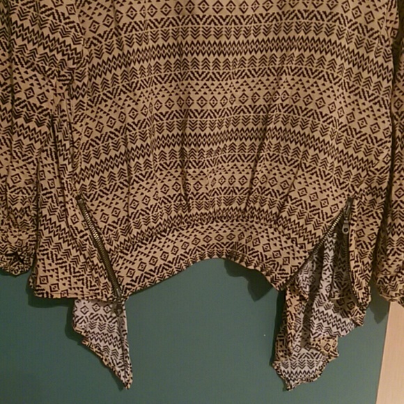 Blazer - Picture 4 of 4