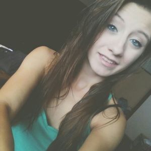 Meet your Posher, Kayla