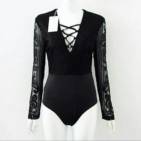 SOLD 🆕 Black Scallop Lace Sleeve Lace Up Bodysuit - Picture 2 of 3