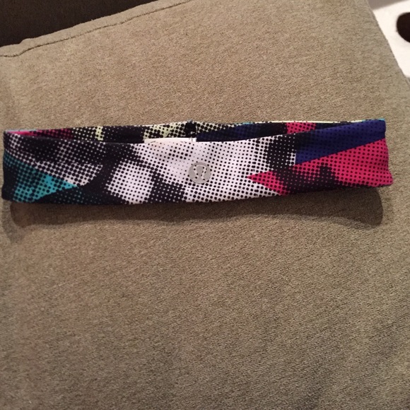 Lululemon headband never worn