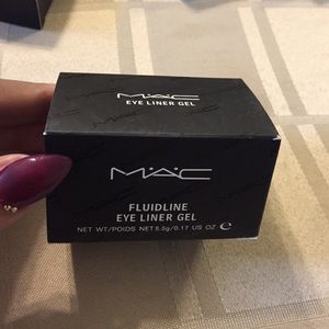 MAC Cosmetics Gel Eyeliner