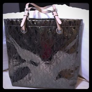 Michael Kors MK tote bag/purse