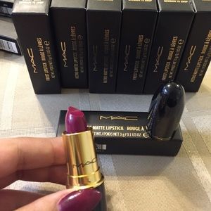 Violetta Mac Lipstick