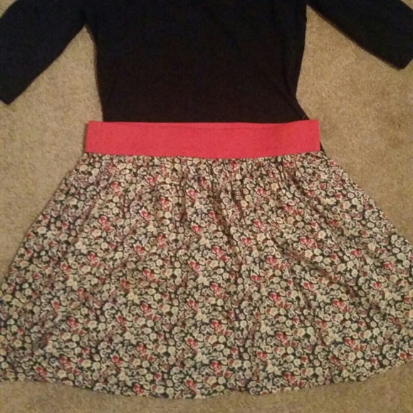 Floral skirt - Picture 1 of 3