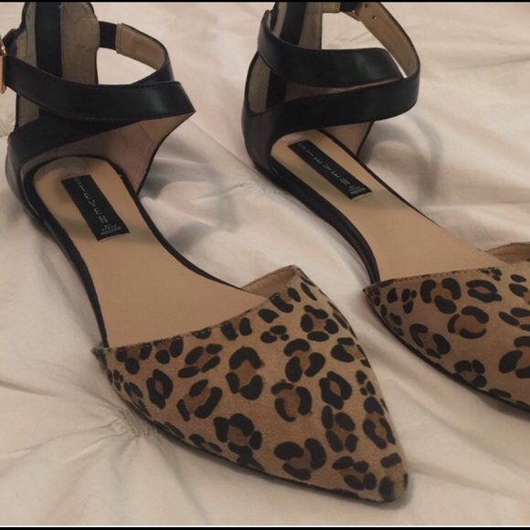 Steve Madden Leopard Flats!!